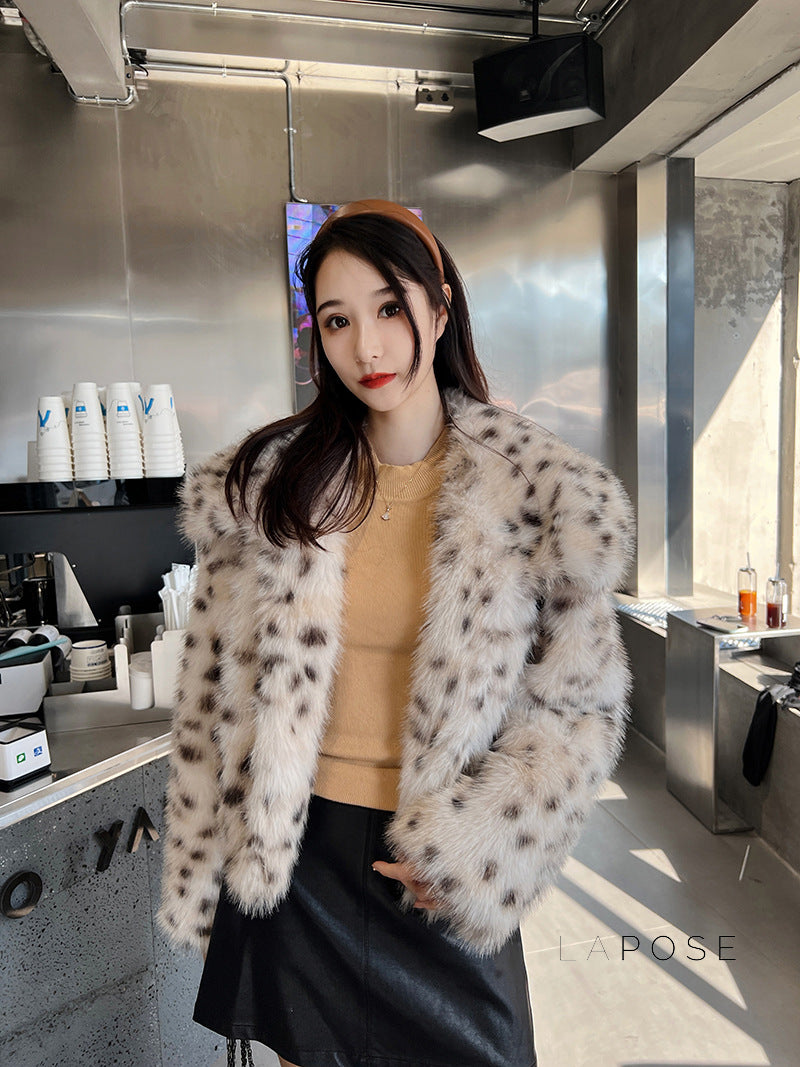 Zuria Leopard Print Cropped Faux Fur Coat [70DO30HI]